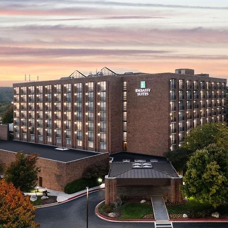 Embassy Suites Baltimore - North/Хънт Вали Екстериор снимка
