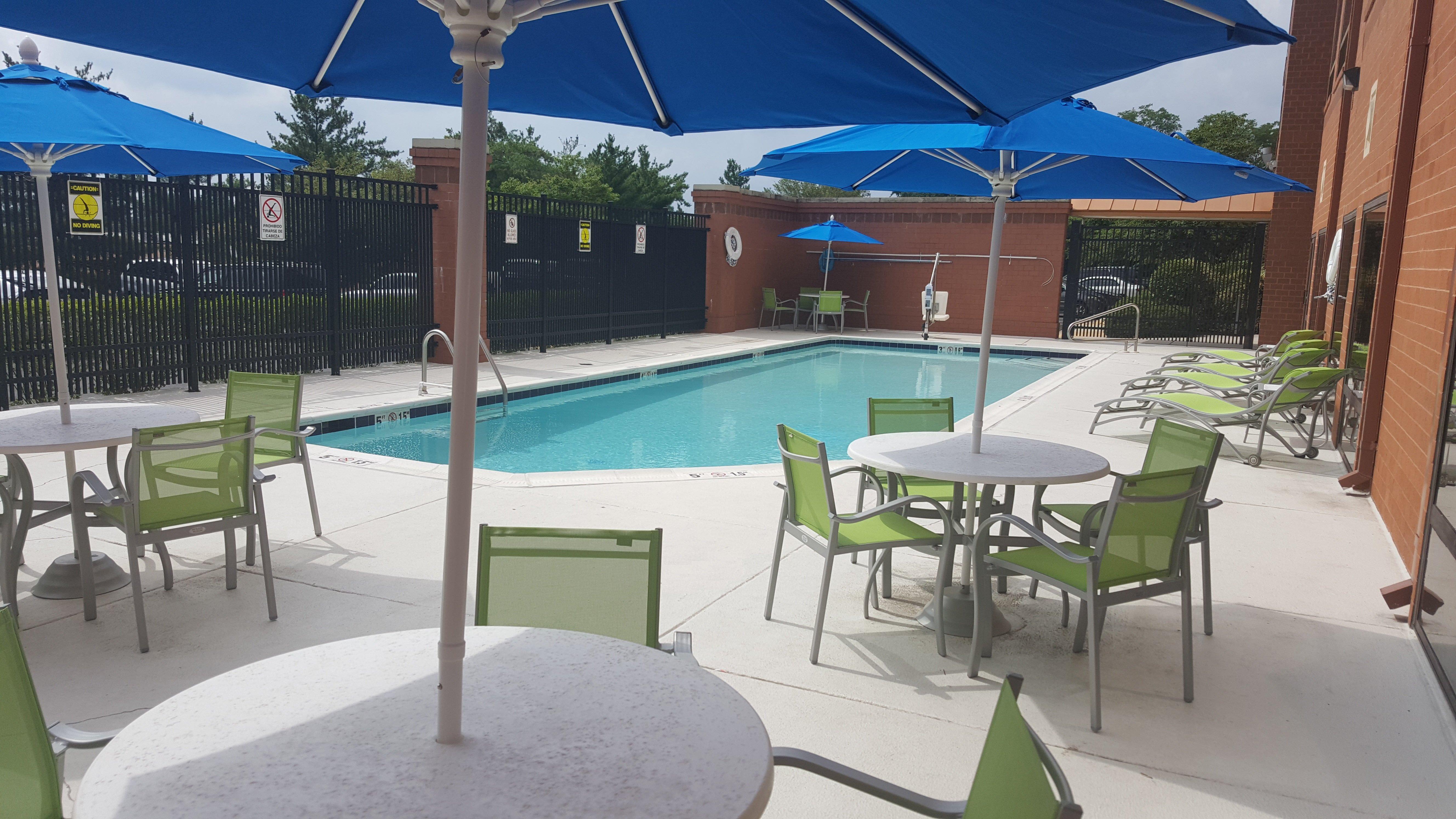Embassy Suites Baltimore - North/Хънт Вали Екстериор снимка