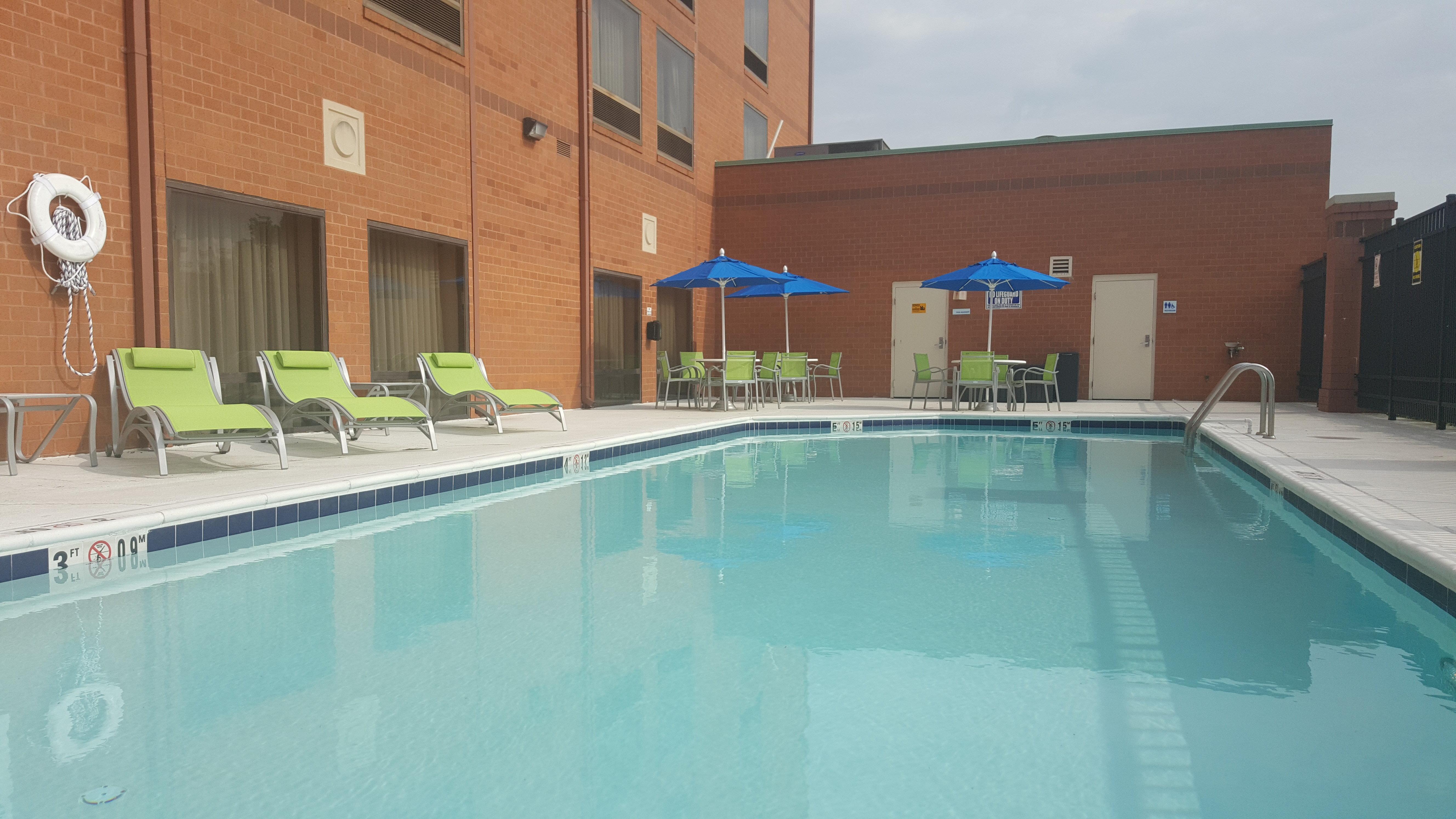 Embassy Suites Baltimore - North/Хънт Вали Екстериор снимка