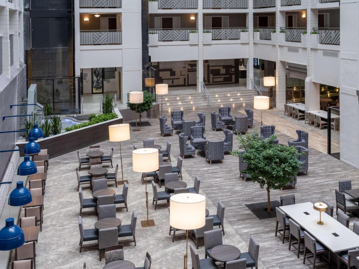 Embassy Suites Baltimore - North/Хънт Вали Екстериор снимка
